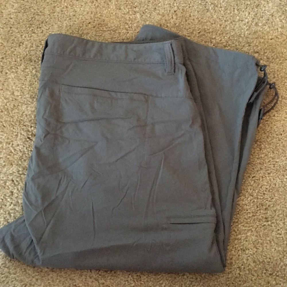 Eddie Bauer Capris Size 18